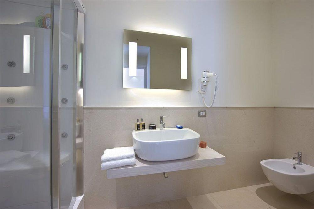 Palazzo Montefusco Pensión 4*