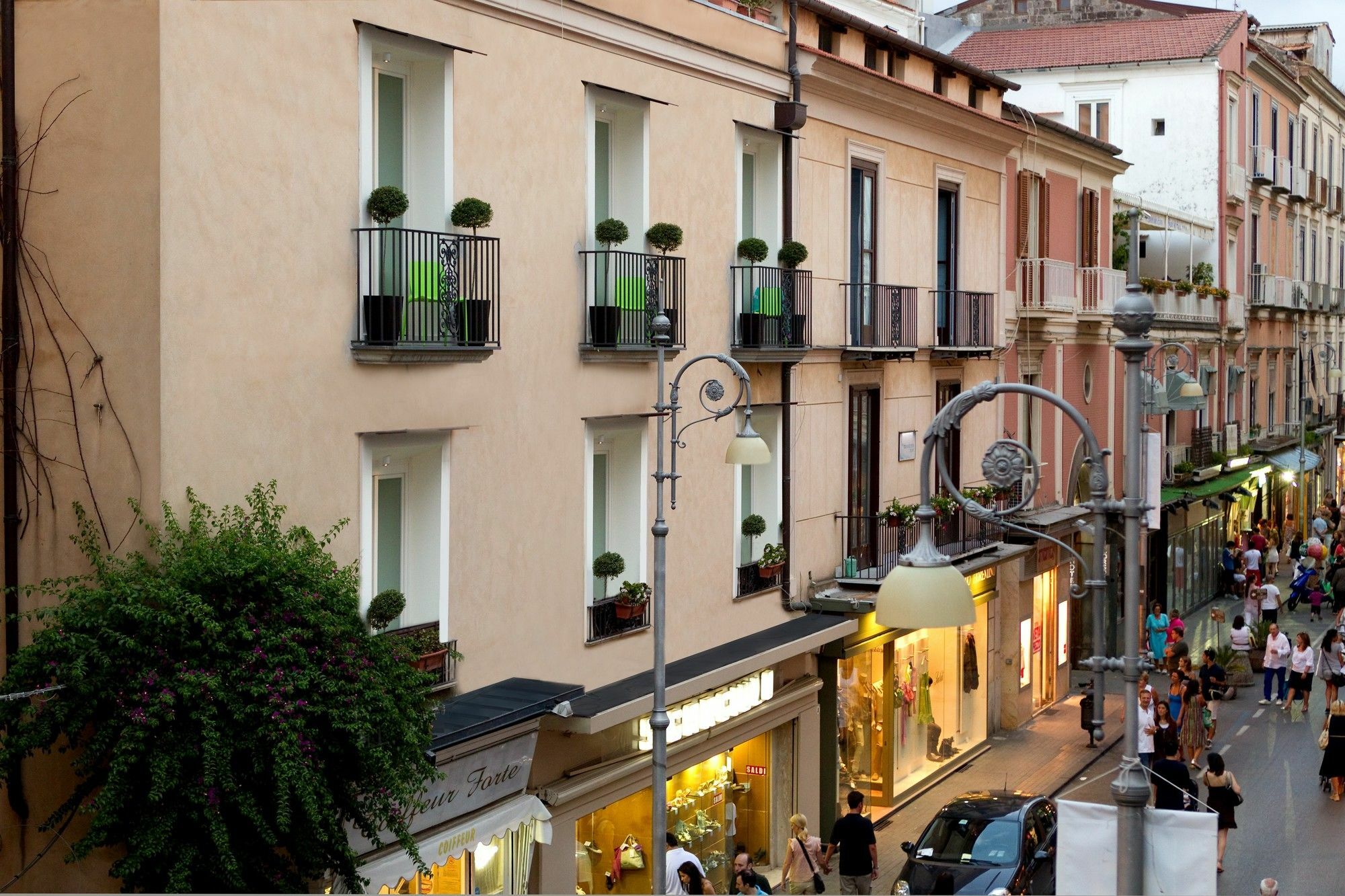 Palazzo Montefusco Pensión 4*